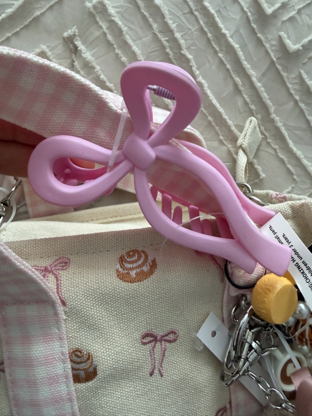 VIRAL Madden Girl embroidered cinnamon rolls & pink bows Canvas Crossbody Bag - Picture 3 of 8